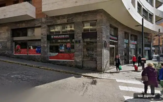 Juan Fernández Godall, servicio de taxi en Ripollet